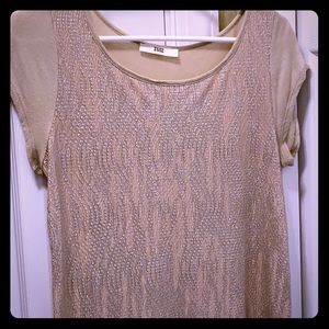 ISSI Metallic Top